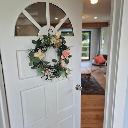 Cosy Getaway In Manapouri Villa Exterior photo