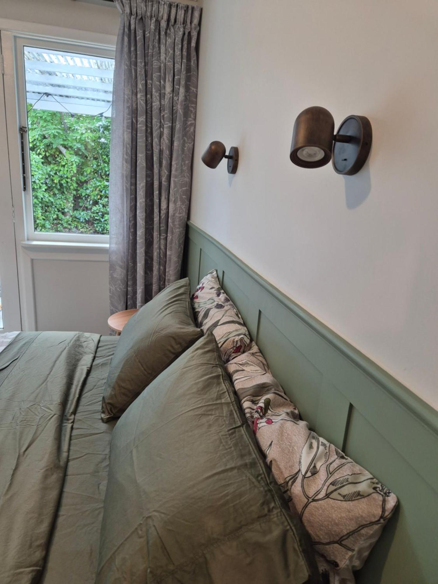 Cosy Getaway In Manapouri Villa Exterior photo