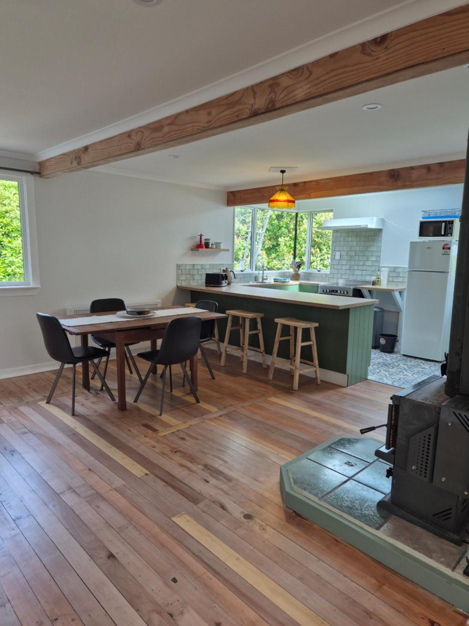 Cosy Getaway In Manapouri Villa Exterior photo
