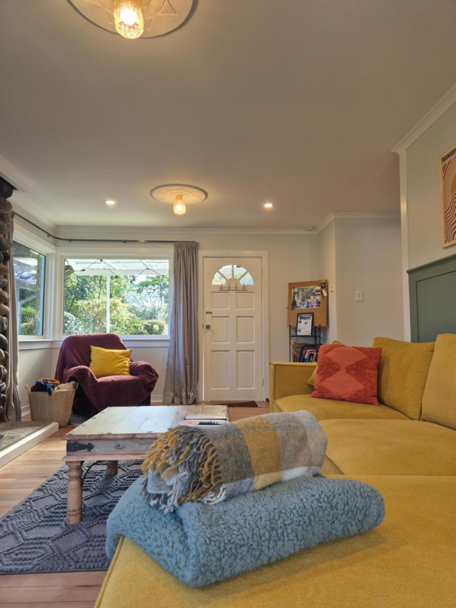 Cosy Getaway In Manapouri Villa Exterior photo